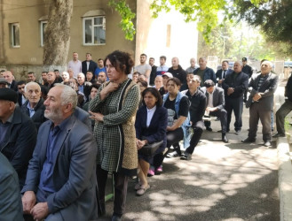 Şəhər İcra Hakimiyyətinin Başçısının Ərəş kəndində sakinlərin müraciətlərini dinlədi