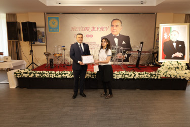 Yevlaxda Ulu Öndər Heydər Əliyevin anadan olmasının 103-cü ildönümünə həsr olunmuş tədbir keçirilib