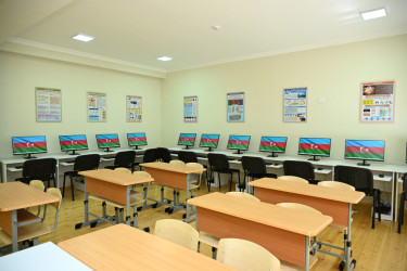 İyulun 1-də Heydər Əliyev Fondunun vitse-prezidenti, IDEA İctimai Birliyinin təsisçisi və rəhbəri Leyla Əliyeva Yevlax şəhərinə səfəri çərçivəsində Səməd Vurğun adına 5 nömrəli tam orta ümumtəhsil məktəbinin yeni binasının açılışında iştirak edib.