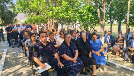Yevlax Şəhər İcra Hakimiyyətinin Başçısı Nərimanabad kəndində səyyar vətəndaş qəbulu keçirib