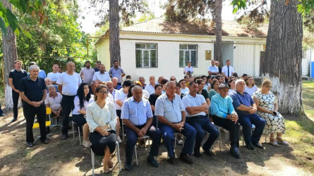 Yevlax Şəhər İcra Hakimiyyətinin Başçısı növbəti səyyar qəbulunu rayonun Aşağı Salamabad kəndində keçirib