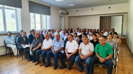 Yevlax Şəhər İcra Hakimiyyətinin Başçısı Xaldan kəndində səyyar vətəndaş qəbulu keçirib