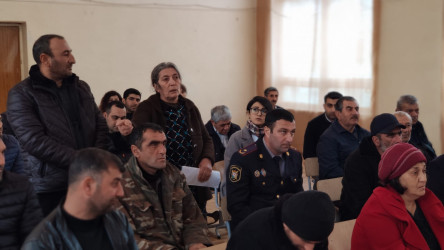 Salahlı kənd sakinlərinin müraciətləri dinlənildi