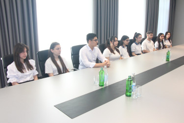 Yevlaxda ali təhsil müəssisələrinə 600-dən yüksək bal toplayaraq qəbul olan məzunlarla görüş keçirilmişdir