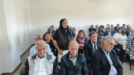 Kolanı kəndində sakinlərin müraciətləri dinlənilmişdir