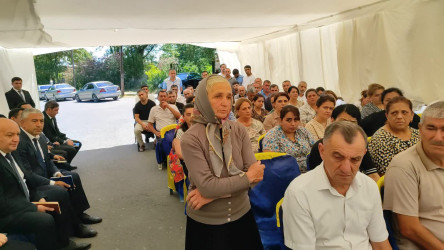 Yevlax Şəhər İcra Hakimiyyətinin Başçısı Yuxarı Salamabad kəndində səyyar qəbul keçirib