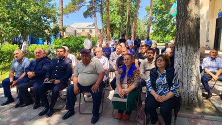 Şəhər İcra Hakimiyyətinin Başçısı Tanrıqulular kənd sakinlərinin müraciətlərini dinləyib