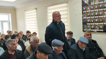Malbinəsi kənd sakinlərinin müraciətləri dinlənilib
