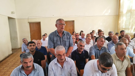 Yevlax Şəhər İcra Hakimiyyətinin Başçısı növbəti səyyar qəbulu Salahlı kəndində keçirib