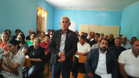 Yevlax Şəhər İcra Hakimiyyətinin Başçısı növbəti səyyar vətəndaş qəbulunu rayonun Nemətabad kəndində keçirib