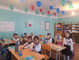 Yevlax Şəhər İcra Hakimiyyətinin məsul şəxsləri Şəhid övladlarını ilk dərsə aparmışlar