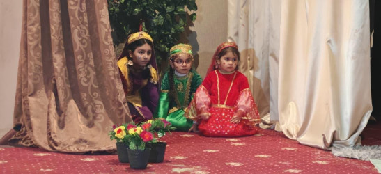 Yevlaxda uşaqlar üçün tamaşa nümayiş olunub