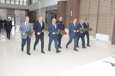 Yevlaxda Xalqımızın Ümummilli Lideri Heydər Əliyevin anım gününə həsr olunmuş tədbir keçirilib