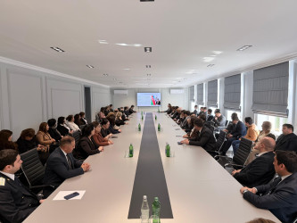 Yevlaxda “İnformasiya əldə etmək hüququnun müdafiəsi” mövzusunda maarifləndirmə tədbiri keçirilib