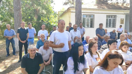 Yevlax Şəhər İcra Hakimiyyətinin Başçısı növbəti səyyar qəbulunu rayonun Aşağı Salamabad kəndində keçirib