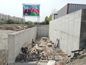 Bakı-Ələt-Qazax-Gürcüstan ilə dövlət sərhədi magistral yolunun Yevlax şəhərindən keçən hissəsində piyada keçidinin tikintisi yekunlaşmaq üzrədir