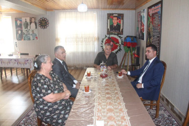 Yevlax Şəhər İcra Hakimiyyətinin Başçısı 27 Sentyabr-Anım Günü münasibətilə Şəhid ailələrini ziyarət edib