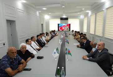 Yevlaxda “İlham Əliyev:Azərbaycan tarixi və gəncliyi üçün qəhrəmanlıq nümunəsi” mövzusunda tədbir keçirilib