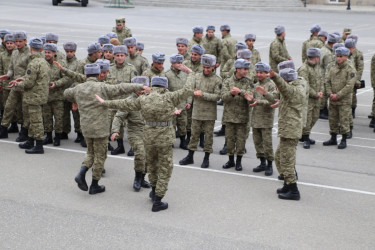 Yevlax Şəhər İcra Hakimiyyətinin Başçısı Novruz bayramı münasibətilə Dövlət Sərhəd Xidmətinin Yevlax rayonu ərazisində yerləşən “N” saylı hərbi hissəsində xidmət edən hərbçilərlə görüşüb