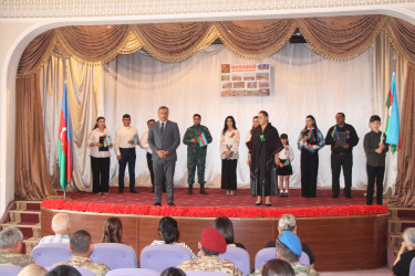 Yevlaxda 27 Sentyabr-Anım Gününə həsr olunmuş “Vətən sağ olsun” adlı ədəbi-bədii kompozisiya nümayiş etdirilmişdir