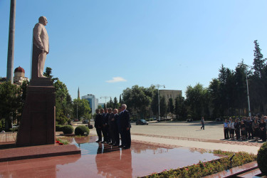 Yevlaxda 23 iyun - Dövlət Qulluqçularının Peşə Bayramı gününə həsr olunmuş tədbir keçirilmişdir