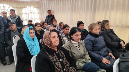 Şəhər İcra Hakimiyyətinin Başçısı Ərəbbəsrə kənd sakinlərinin müraciətlərini dinləyib