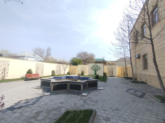 Yevlax Şəhər İcra Hakimiyyəti tərəfindən şəhərdə həyata keçirilən abadlıq-quruculuq işləri davam etdirilir