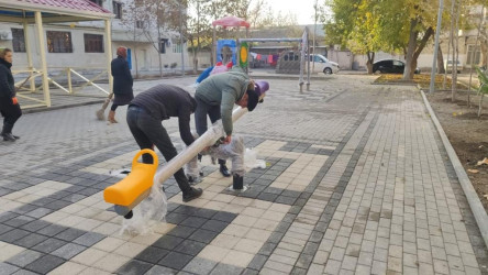 Yevlax şəhərində daha bir həyətin abadlaşdırılması işləri yekunlaşmaq üzrədir