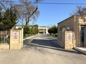 Yevlax Şəhər İcra Hakimiyyətinin Başçısı əsaslı yenidənqurma işlərindən sonra istifadəyə verilmiş Ağciyər Xəstəlikləri Mərkəzinin tabeliyində fəaliyyət göstərən Yevlax Regional Xəstəxanası ilə tanış olub