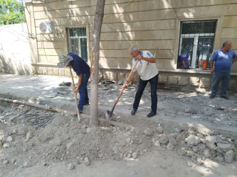 Yevlax Şəhər İcra Hakimiyyəti tərəfindən Nizami prospekti boyunca əsaslı təmir-tikinti işləri davam etdirilir