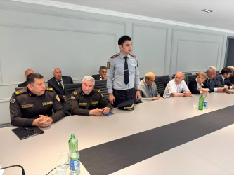 Yevlaxda dənli və texniki bitkilərin yığılması mövsümündə yanğın təhlükəsizliyinin təmin edilməsi ilə bağlı iclas keçirilib