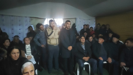 Yevlax Şəhər İcra Hakimiyyəti Başçısı Anar Tağıyev müəyyən edilmiş qrafikə uyğun olaraq rayonun Hacıselli kəndində sakinlərlə növbəti səyyar qəbul keçirmişdir.