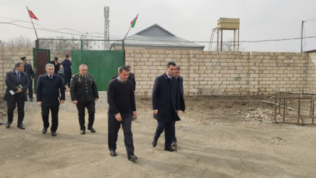İcra başçısı şəhid ailəsini evində ziyarət edib