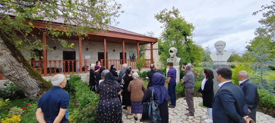 Yevlaxdan olan şəhid ailələrinin üzvləri Şuşaya səfər ediblər