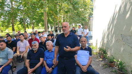 Yevlax Şəhər İcra Hakimiyyətinin Başçısı növbəti səyyar vətəndaş qəbulunu rayonun Gülövşə kəndində keçirib