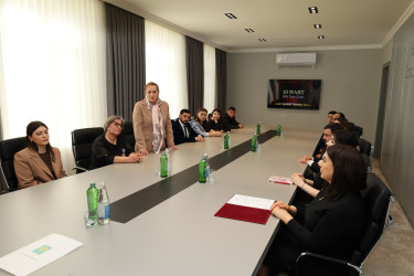 Yevlaxda 10 Mart – Milli Teatr Günü münasibətilə rayonda fəaliyyət göstərən bir qrup teatr işçisi ilə görüş keçirilmişdir
