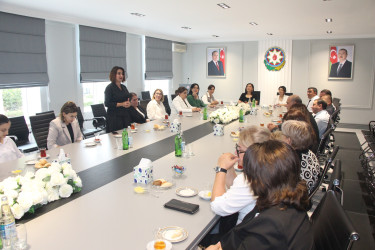 Yevlaxda 500-də artıq bal toplayaraq ali təhsil müəssisələrinə qəbul olmuş məzunlarla görüş keçirilmişdir