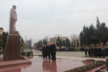 Yevlaxda Ulu Öndər Heydər Əliyevin anım mərasimi keçirilib