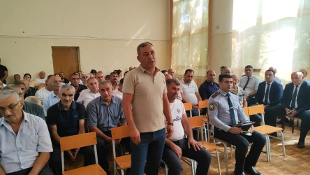 Yevlax Şəhər İcra Hakimiyyətinin Başçısı növbəti səyyar qəbulu Salahlı kəndində keçirib