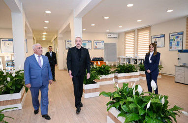 İlham Əliyev “AzərEnerji” Açıq Səhmdar Cəmiyyətinin 110/35/10 kV-luq “Yevlax” qovşaq yarımstansiyasının, Regional Təlim-Tədris və Laboratoriya Mərkəzinin açılışında iştirak edib
