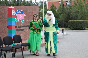 Yevlax Şəhər İcra Hakimiyyətinin Başçısı Novruz bayramı münasibətilə Dövlət Sərhəd Xidmətinin Yevlax rayonu ərazisində yerləşən “N” saylı hərbi hissəsində xidmət edən hərbçilərlə görüşüb