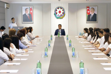 Yevlaxda bu il yüksək balla ali məktəblərə qəbul olunan məzunlarla görüş keçirilib