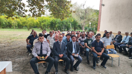 Yevlax Şəhər İcra Hakimiyyətinin Başçısı növbəti səyyar qəbulunu rayonun Yuxarı Bucaq kəndində keçirib
