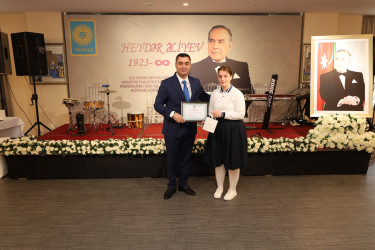 Yevlaxda Ulu Öndər Heydər Əliyevin anadan olmasının 103-cü ildönümünə həsr olunmuş tədbir keçirilib