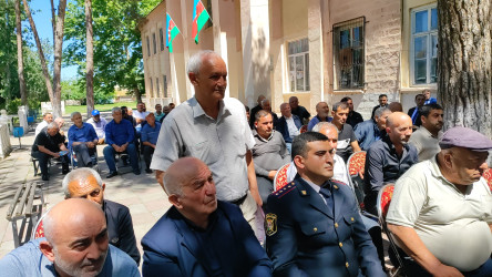 Şəhər İcra Hakimiyyətinin Başçısı Tanrıqulular kənd sakinlərinin müraciətlərini dinləyib