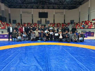 Yevlaxda yeniyetmə və azyaşlı idmançılar arasında arasında sərbəst güləş və yunan-roma güləş növü üzrə rayon açıq birinciliyi keçirilmişdir