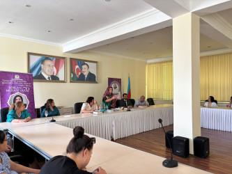 Yevlaxda Prezident təqaüdçüsü, əmək qəhrəmanı Tərlan Musayevanın Ulu Öndərin anadan olmasının 102-ci ildönümünə həsr olunmuş "Ulu Öndərə mənəvi borcum" kitabının təqdimatı keçirilmişdir