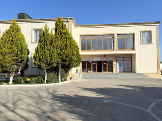 Yevlax Şəhər İcra Hakimiyyətinin Başçısı əsaslı yenidənqurma işlərindən sonra istifadəyə verilmiş Ağciyər Xəstəlikləri Mərkəzinin tabeliyində fəaliyyət göstərən Yevlax Regional Xəstəxanası ilə tanış olub