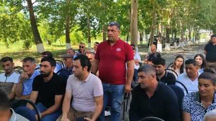 Yevlax Şəhər İcra Hakimiyyətinin Başçısı növbəti səyyar vətəndaş qəbulunu rayonun Gülövşə kəndində keçirib
