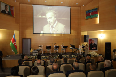 Yevlaxda Xalqımızın Ümummilli Lideri Heydər Əliyevin anım gününə həsr olunmuş tədbir keçirilib